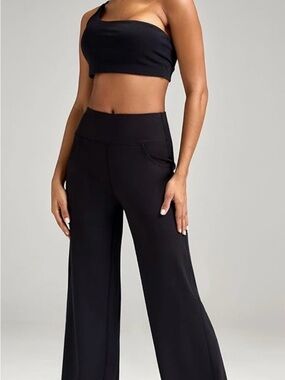 Sleek High-Rise Wide Leg Pants - Black